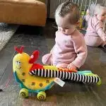 Развивающая подвеска Dolce Snail 0+ мес